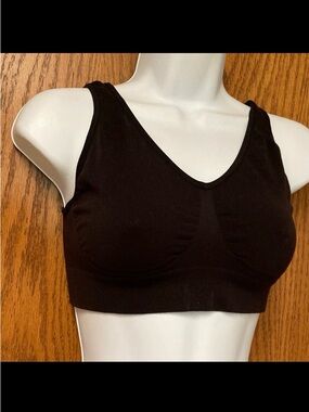 Black Seamless Women's Sports Bra
